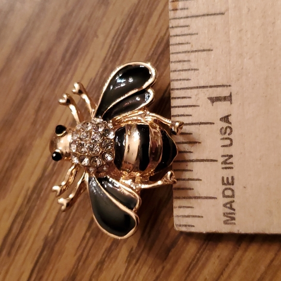 Betsey Johnson Bee Honeybee Crystal Brooch / Pin - Picture 6 of 6